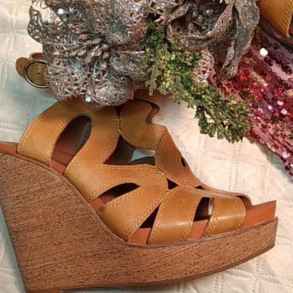 Lucky Brand Shoes - 🍂Lucky🍀 Brand Penrose Wedge